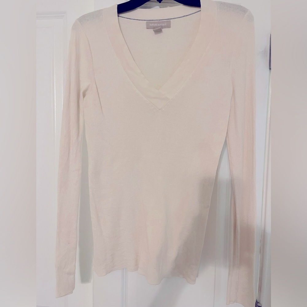 Banana republic V-Neck ivory / cream colored sweater M